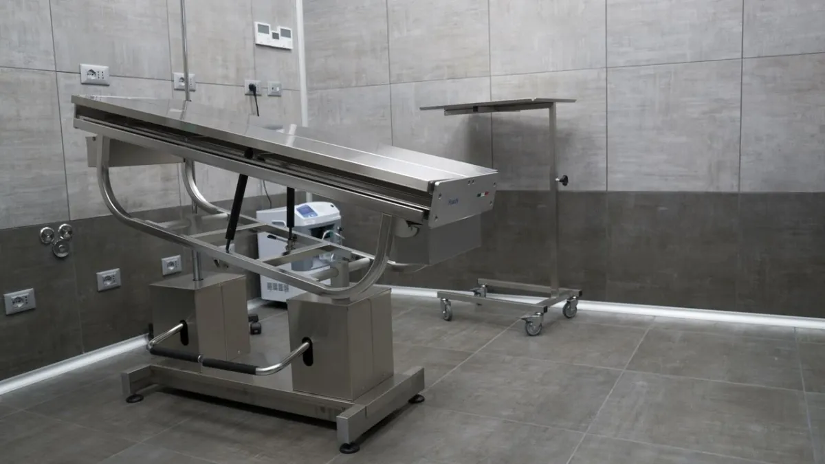 Stół operacyjny hydrauliczny stalowy FOSCHI