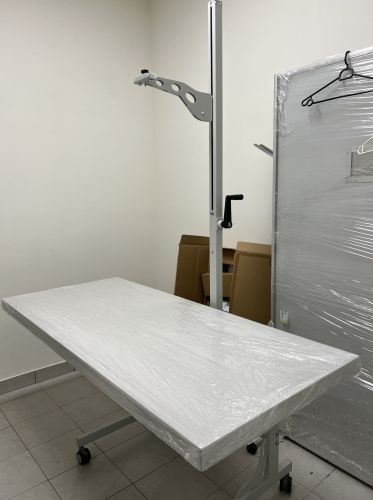 Stół do RTG z przesuwanym blatem i statywem 150x70 cm statyw02-min.jpg