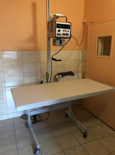Stół do RTG z przesuwanym blatem i statywem 150x70 cm statyw09-min.jpg