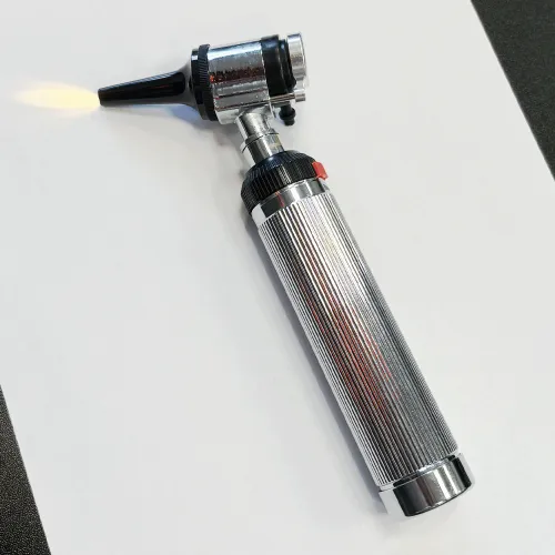 Weterynaryjny otoskop halogenowy 2,5V + wzierniki Otoskop-led-2.webp