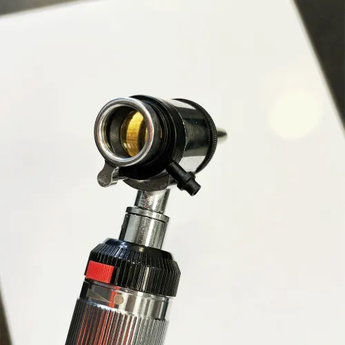 Weterynaryjny otoskop halogenowy 2,5V + wzierniki Otoskop-led-1.webp