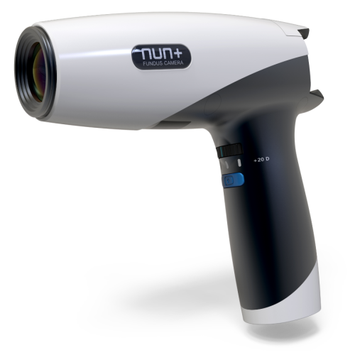 Fundus Kamera NON-MYDRIATIC NUN+ Fundus Kamera NUN+ podłączona do smartfona – gotowa do wykonania zdjęcia dna oka. Widoczna lekka, przenośna konstrukcja i układ optyczny kamery.